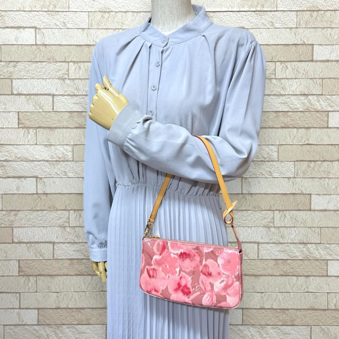 ルイ・ヴィトン ヴェルニ モノグラム ポシェット LOUIS VUITTON ルイヴィトン ポシェットアクセソワール ヴェルニ