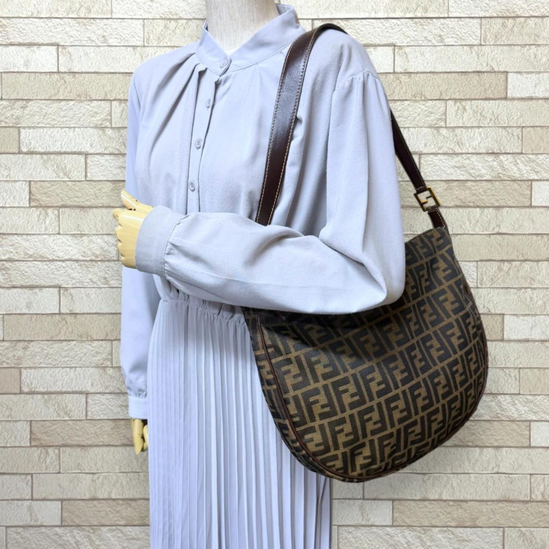 FENDI フェンディ ズッカ ショルダーバッグ キャンバス ブラウン