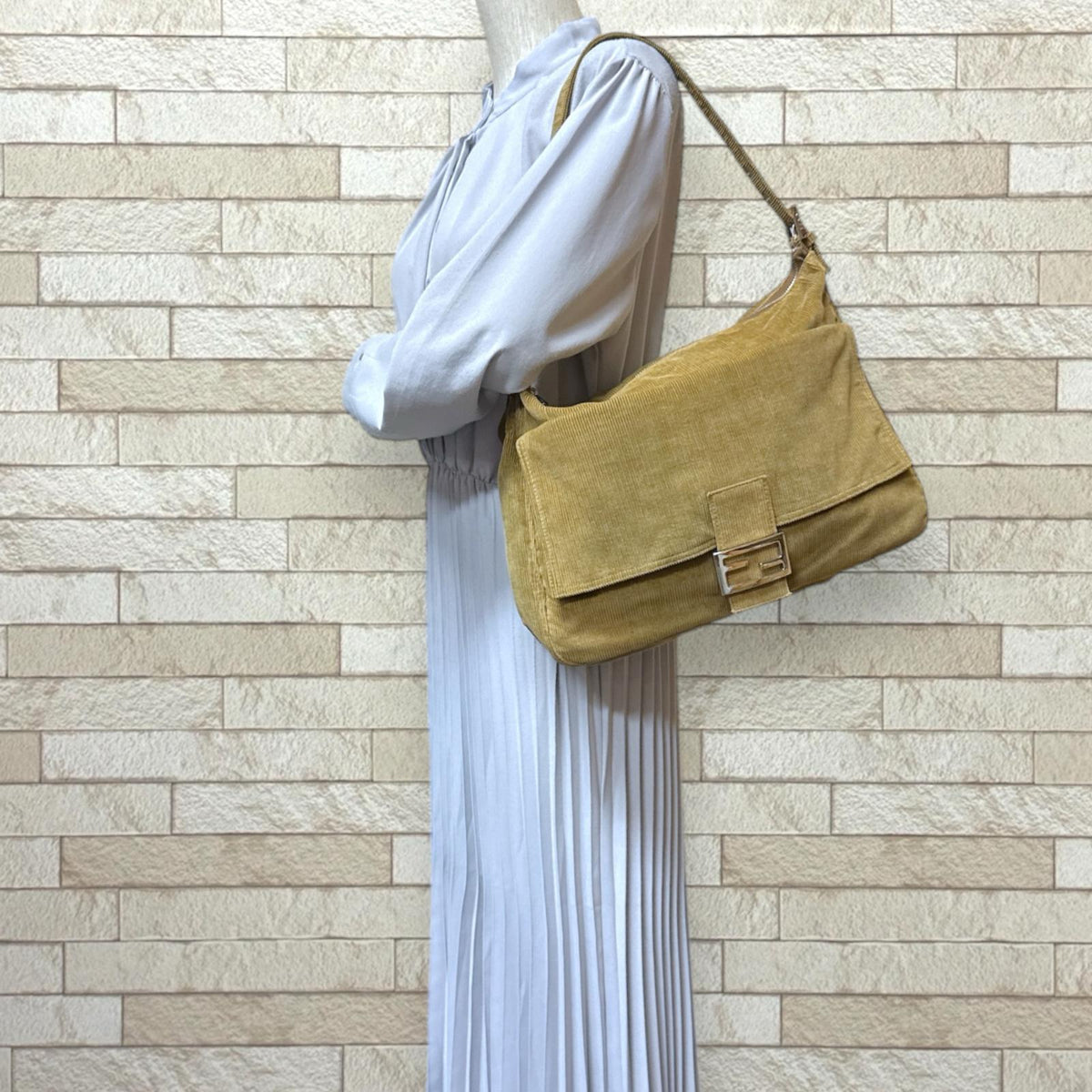 FENDI フェンディ マンマバゲット ショルダーバッグ コーデュロイ