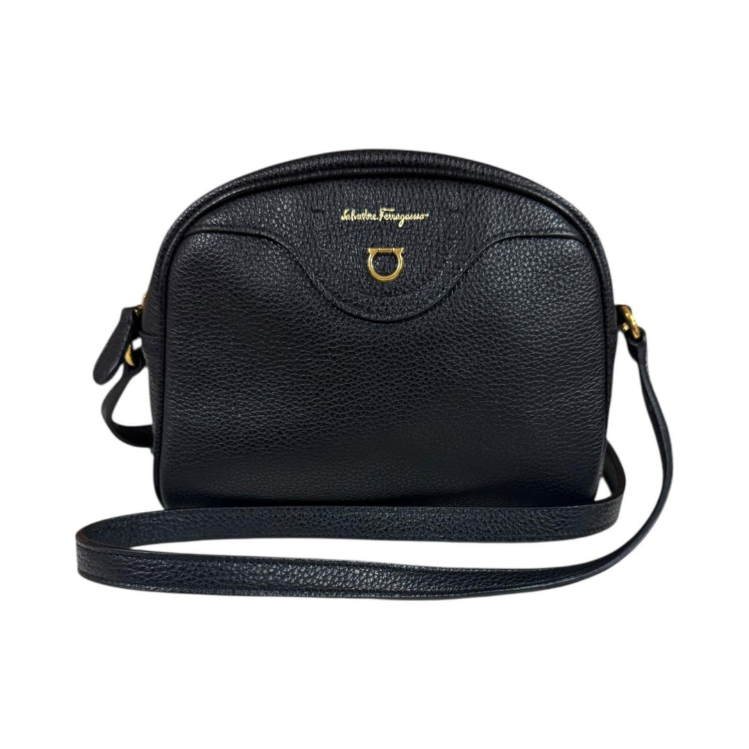 サルバトーレフェラガモ　ブラックレザーショルダーバッグ Salvatore Ferragamo サルヴァトーレ フェラガモ ショルダー