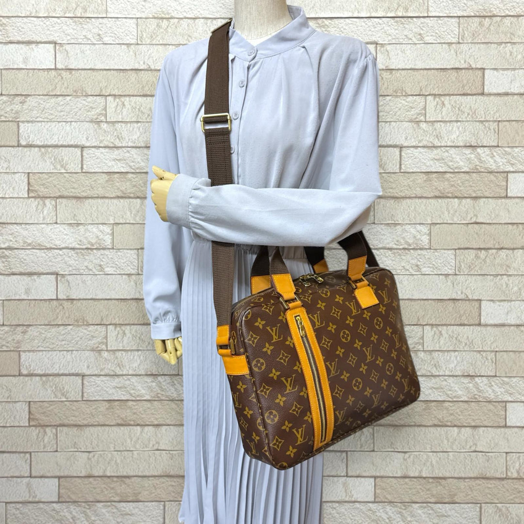 LOUIS VUITTON ルイヴィトン サック・ボスフォール モノグラム