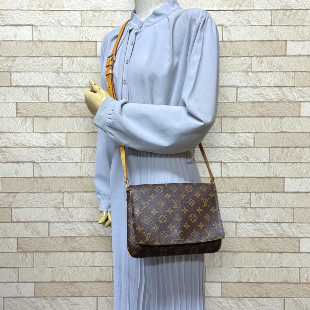 LOUIS VUITTON ルイヴィトン ミュゼットタンゴ モノグラム ショルダー