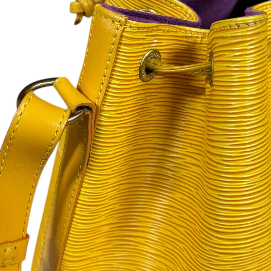 LOUIS VUITTON ルイヴィトン プチノエ エピ ショルダーバッグ