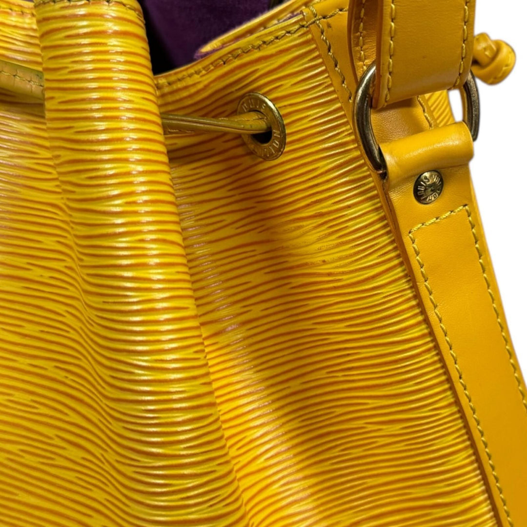 LOUIS VUITTON ルイヴィトン プチノエ エピ ショルダーバッグ