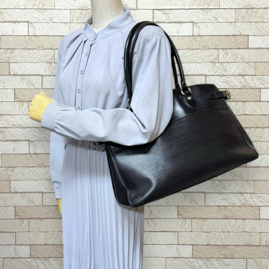 LOUIS VUITTON ルイヴィトン パッシィGM エピ ショルダーバッグ