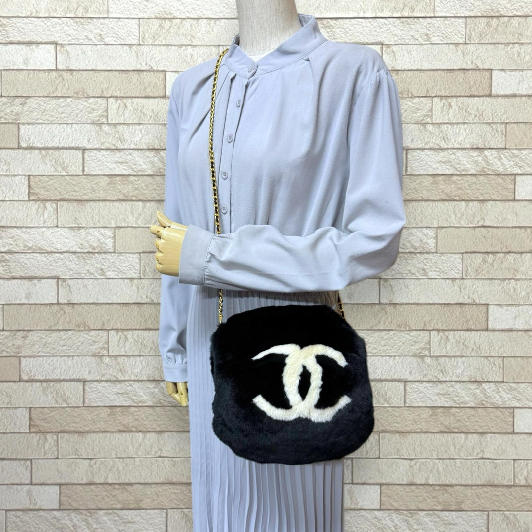 CHANEL シャネル ハンドウォーマー ショルダーバッグ ラビットファー