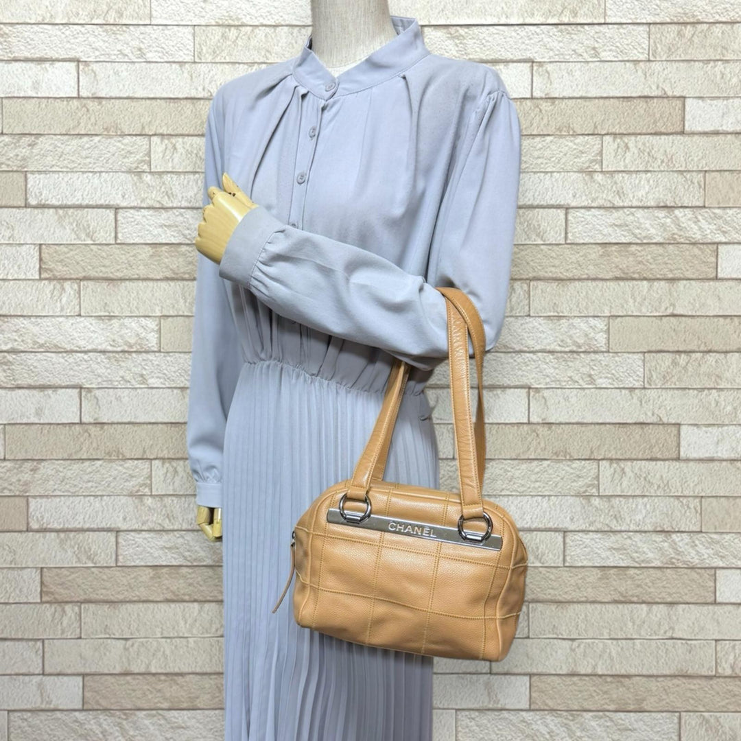 CHANEL シャネル チョコバー ショルダーバッグ レザー ベージュ