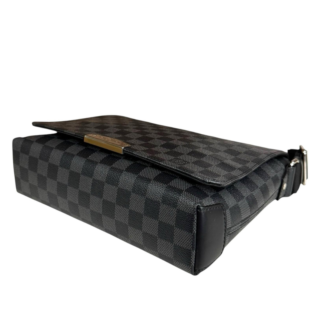 LOUIS VUITTON ルイヴィトン ディストリクトPM NV2 ダミエグラフィット