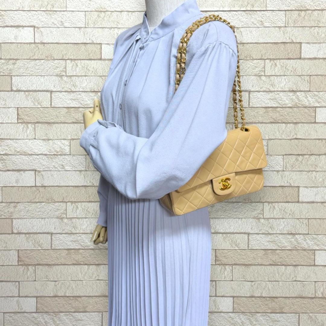CHANEL シャネル マトラッセ ショルダーバッグ レザー ベージュ