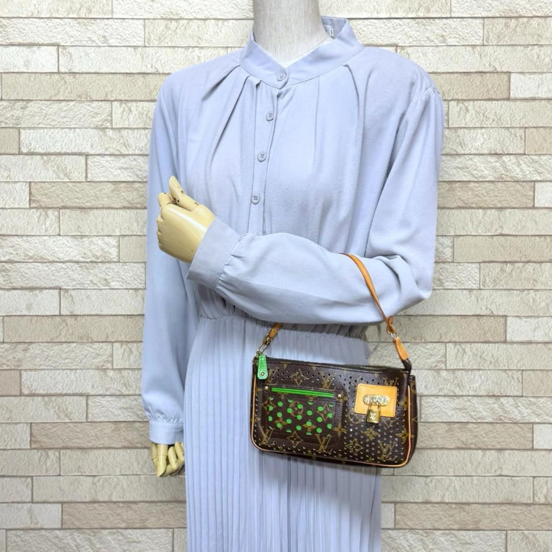 LOUIS VUITTON ルイヴィトン ポシェットアクセソワール モノグラムペル