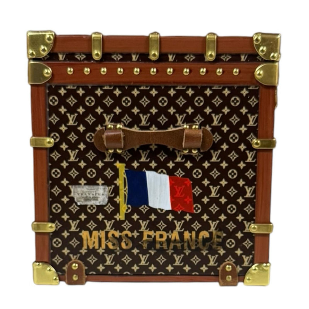 LOUIS VUITTON ミスフランス　ペーパーウェイト　トランクノベルティ LOUIS VUITTON ルイヴィトン ミス・フランス モノグラム トランク