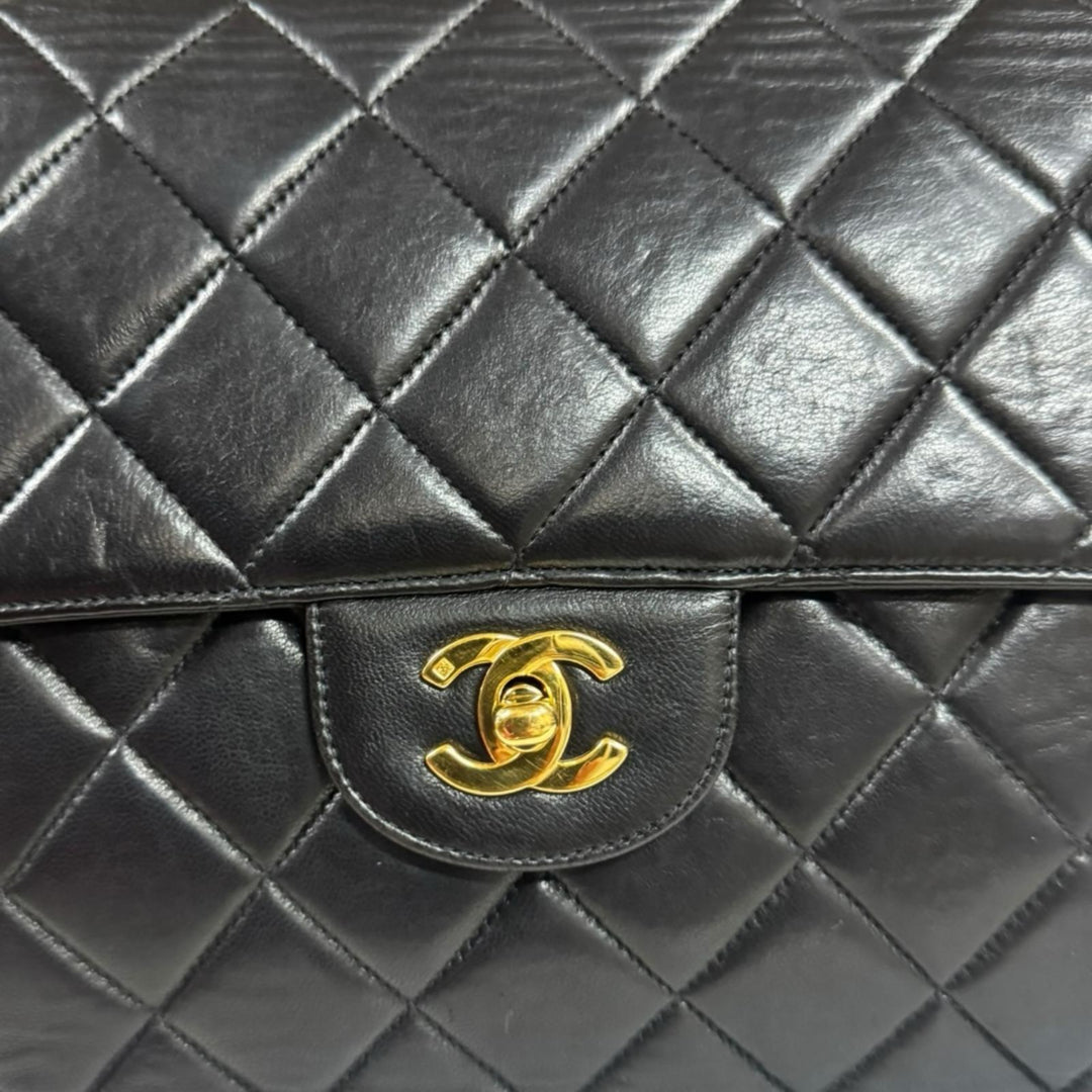 シャネル マトラッセ30 ショルダーバッグ ラムスキン ブラック レディース CHANEL  中古 R&Kリサイクルキング CHANEL シャネル マトラッセ30 ショルダーバッグ ラムスキン ブラック