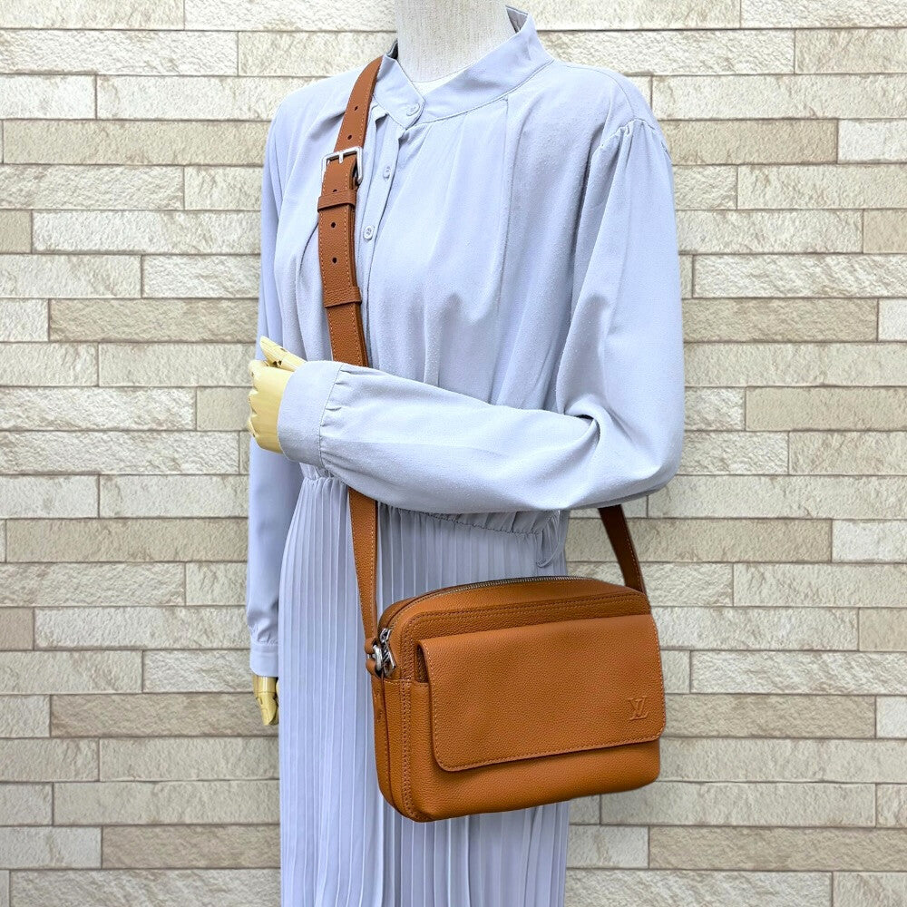 LOUIS VUITTON ルイヴィトン ボーディングメッセンジャー アエログラム