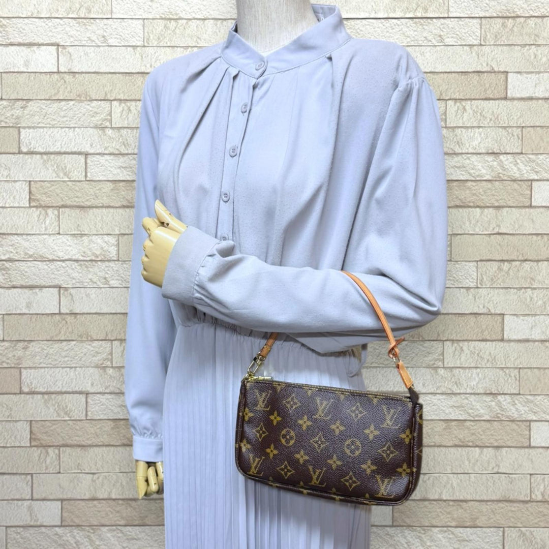 LOUIS VUITTON ルイヴィトン ポシェットアクセソワール モノグラム