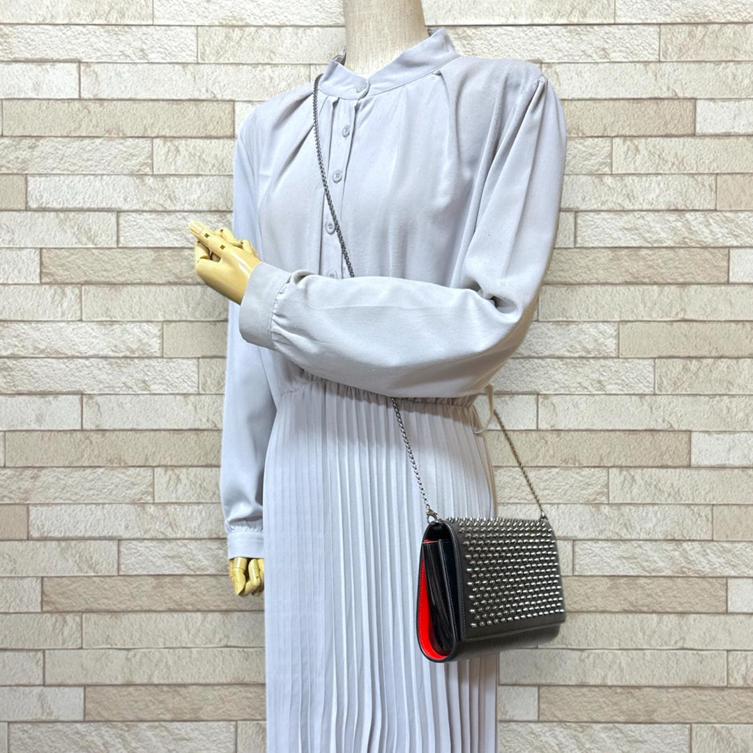 新品未使用　正規店購入　ルブタン パロマ スタッズ クラッチショルダーバッグ Christian Louboutin クリスチャンルブタン パロマクラッチ スタッズ
