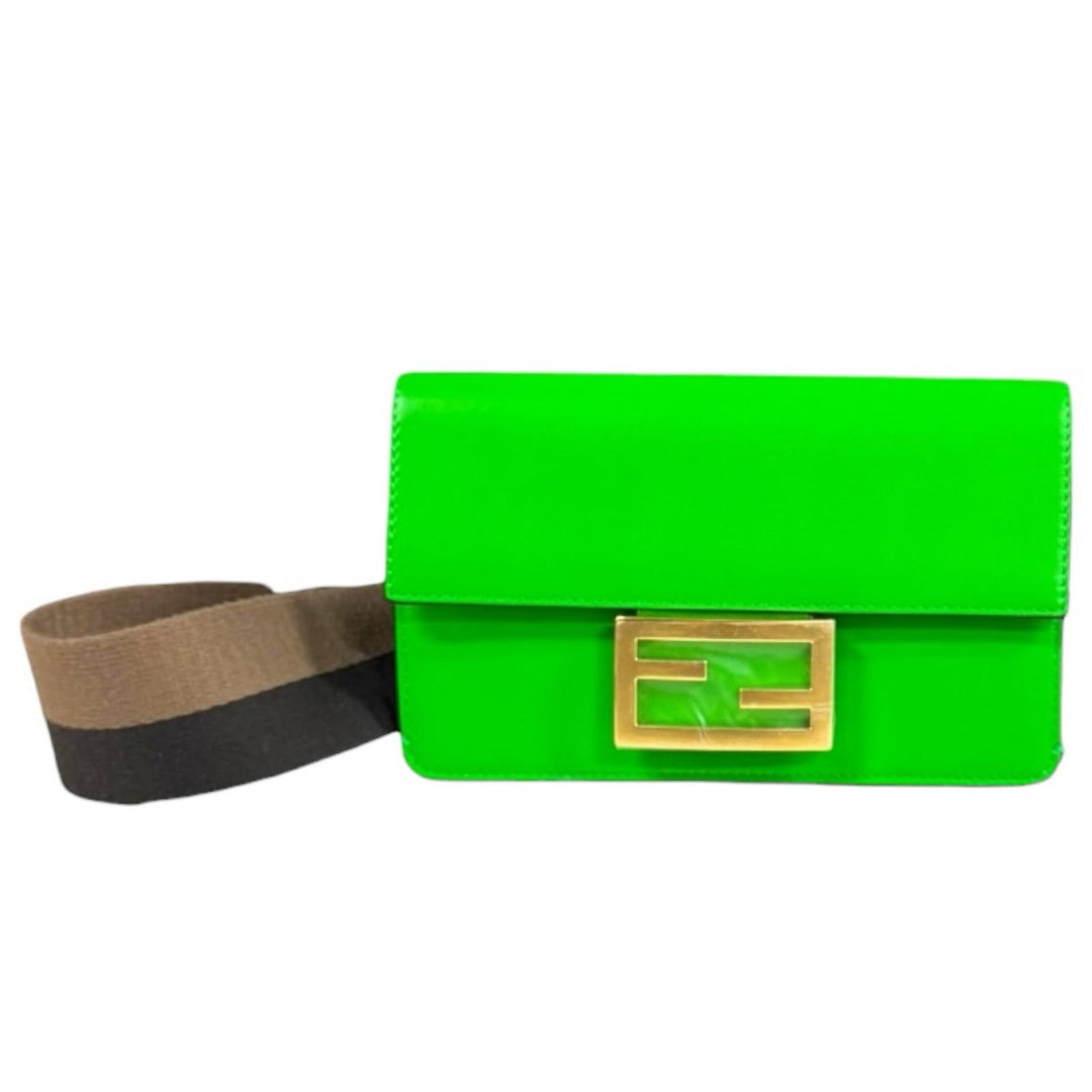 FENDI フェンディ フラット バゲット ショルダーバッグ レザー