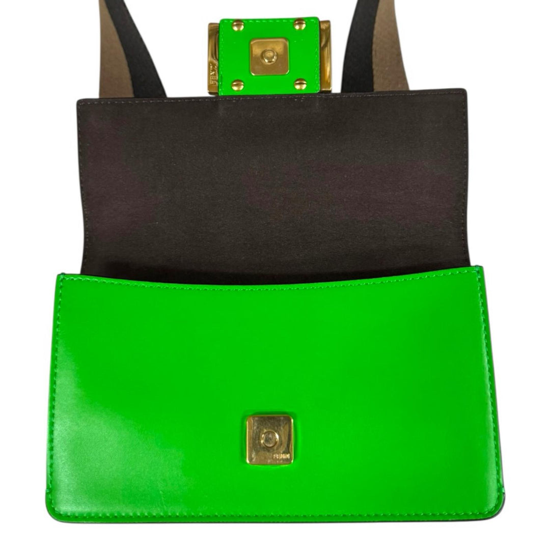 FENDI フェンディ フラット バゲット ショルダーバッグ レザー