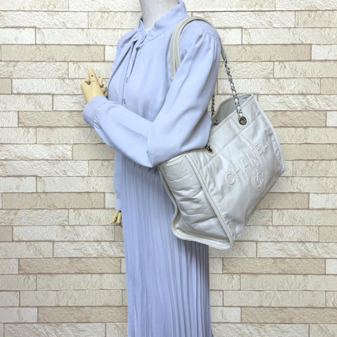 CHANEL シャネル ドーヴィルMM トートバッグ レザー ホワイト