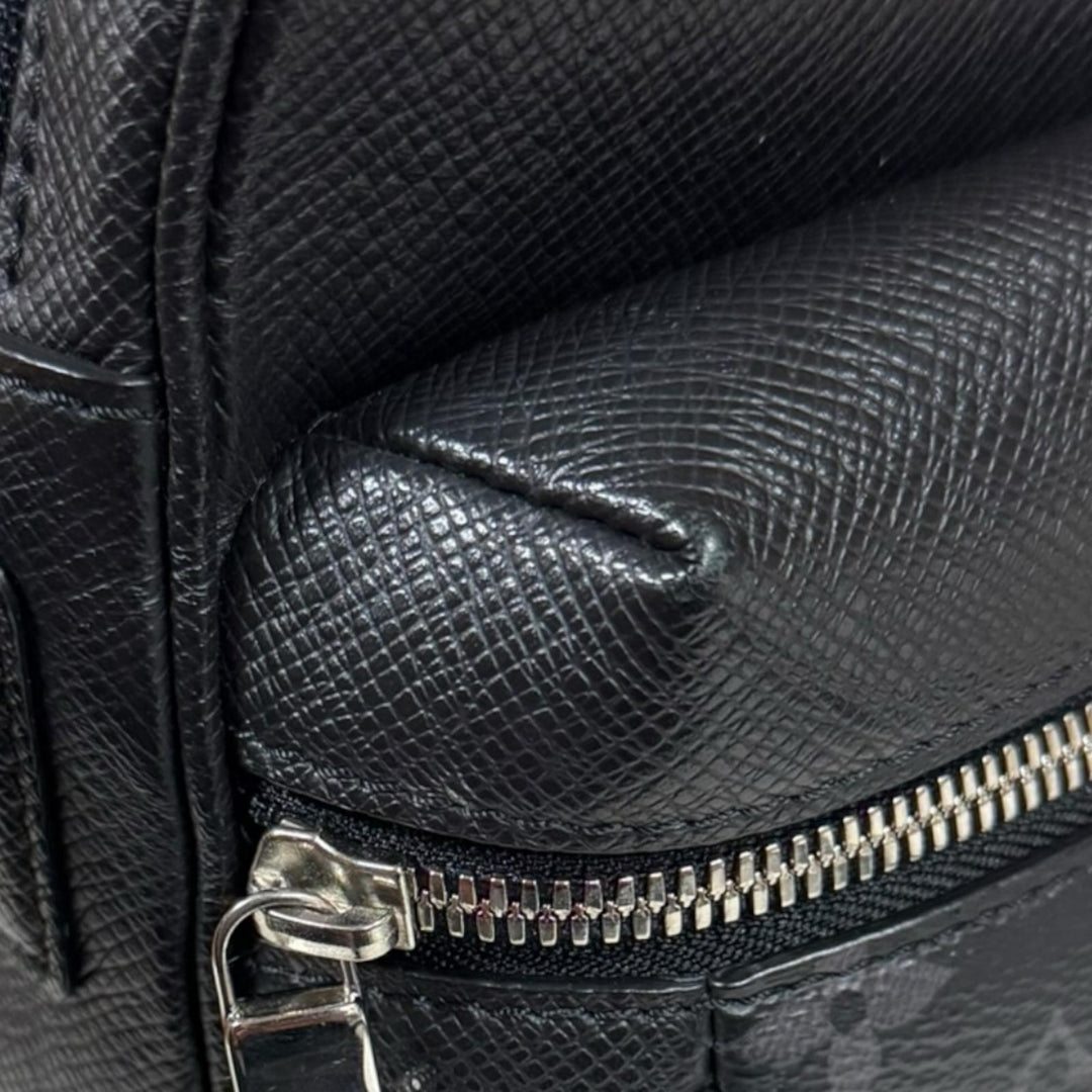 LOUIS VUITTON ルイヴィトン アウトドアメッセンジャーPM タイガラマ
