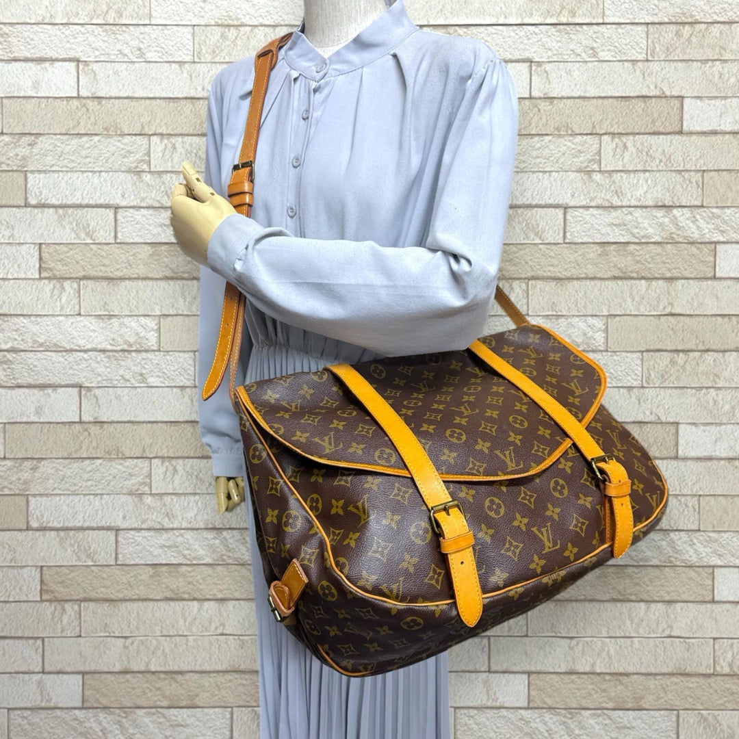LOUIS VUITTON ルイヴィトン ソミュール43 モノグラム ショルダー