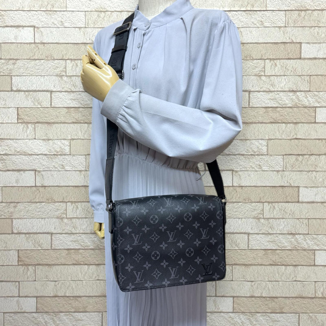 LOUIS VUITTON ルイヴィトン ディストリクト PM NV3 モノグラム