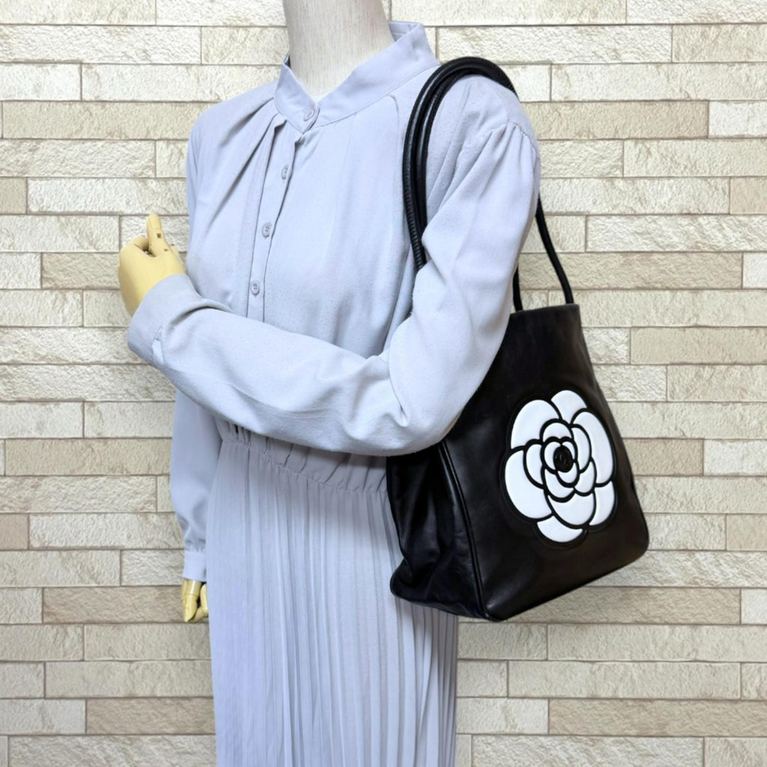 CHANEL シャネル カメリア トートバッグ レザー ブラック レディース