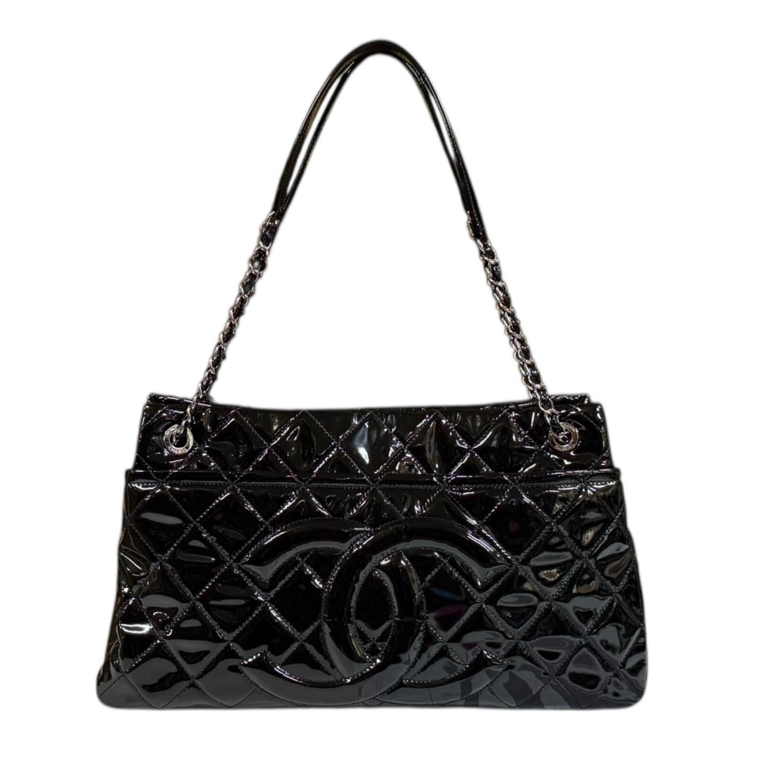 CHANEL シャネル マトラッセ ショルダーバッグ パテントレザー