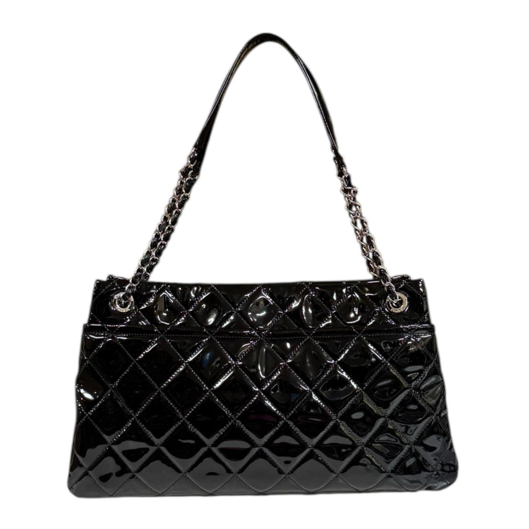 CHANEL シャネル マトラッセ ショルダーバッグ パテントレザー