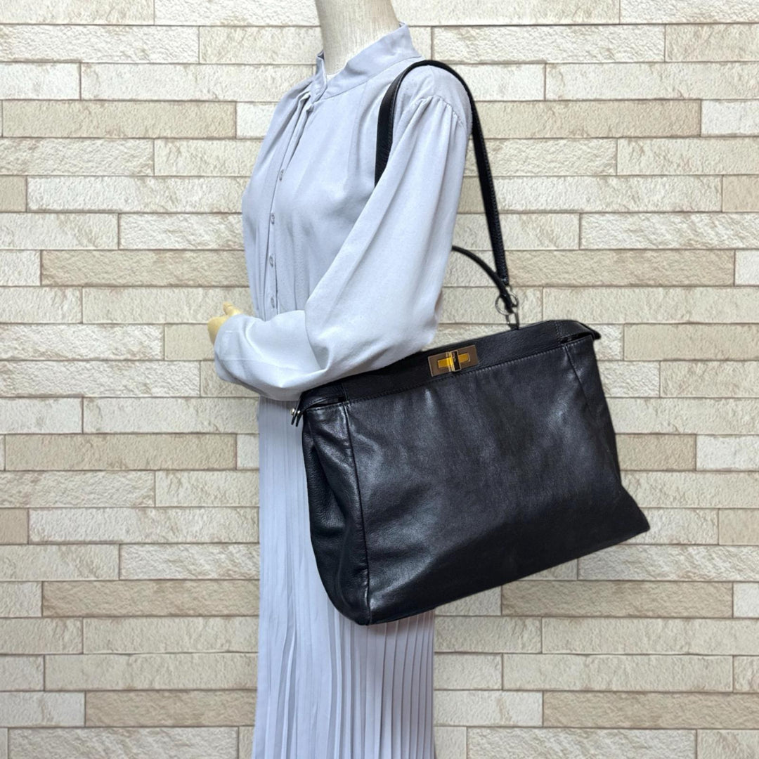 FENDI フェンディ ピーカブー ラージ ショルダーバッグ レザー