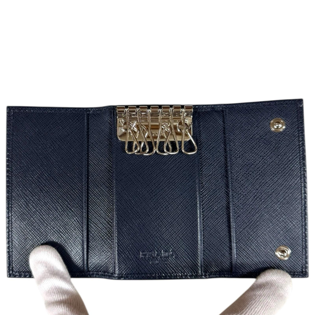 PRADA サフィアーノレザー キーケース　新品未使用 PRADA（プラダ） 未使用 キーケース サフィアーノ レザー 型押し 6連