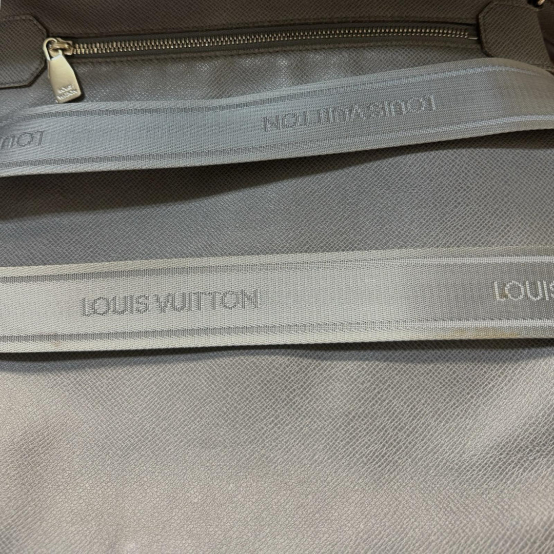 LOUIS VUITTON ルイヴィトン サシャ タイガ ショルダーバッグ タイガ