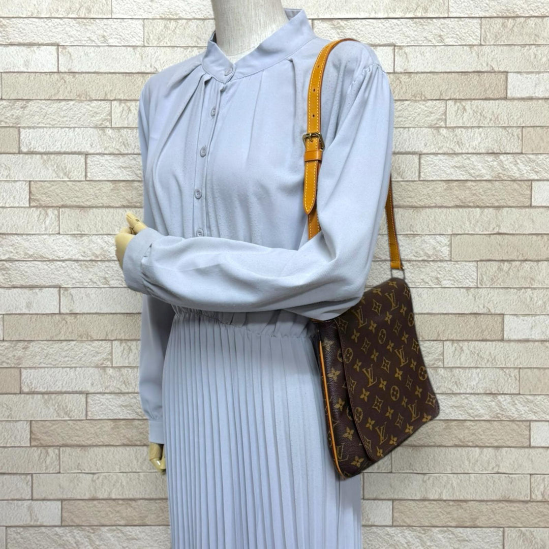 LOUIS VUITTON ルイヴィトン ミュゼットサルサ ショート モノグラム