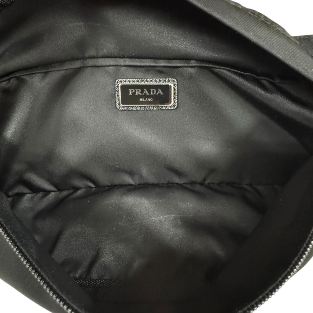 極美品✨ PRADA プラダ ナイロン ボディバッグ V132 ユニセックス 極美品✨ PRADA プラダ ナイロン ボディバッグ V132 ユニセックス
