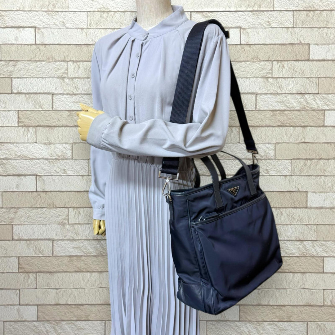 プラダ　ネイビー ナイロン スポーツバック PRADA プラダ ショルダーバッグ ナイロン ネイビー メンズ 中古