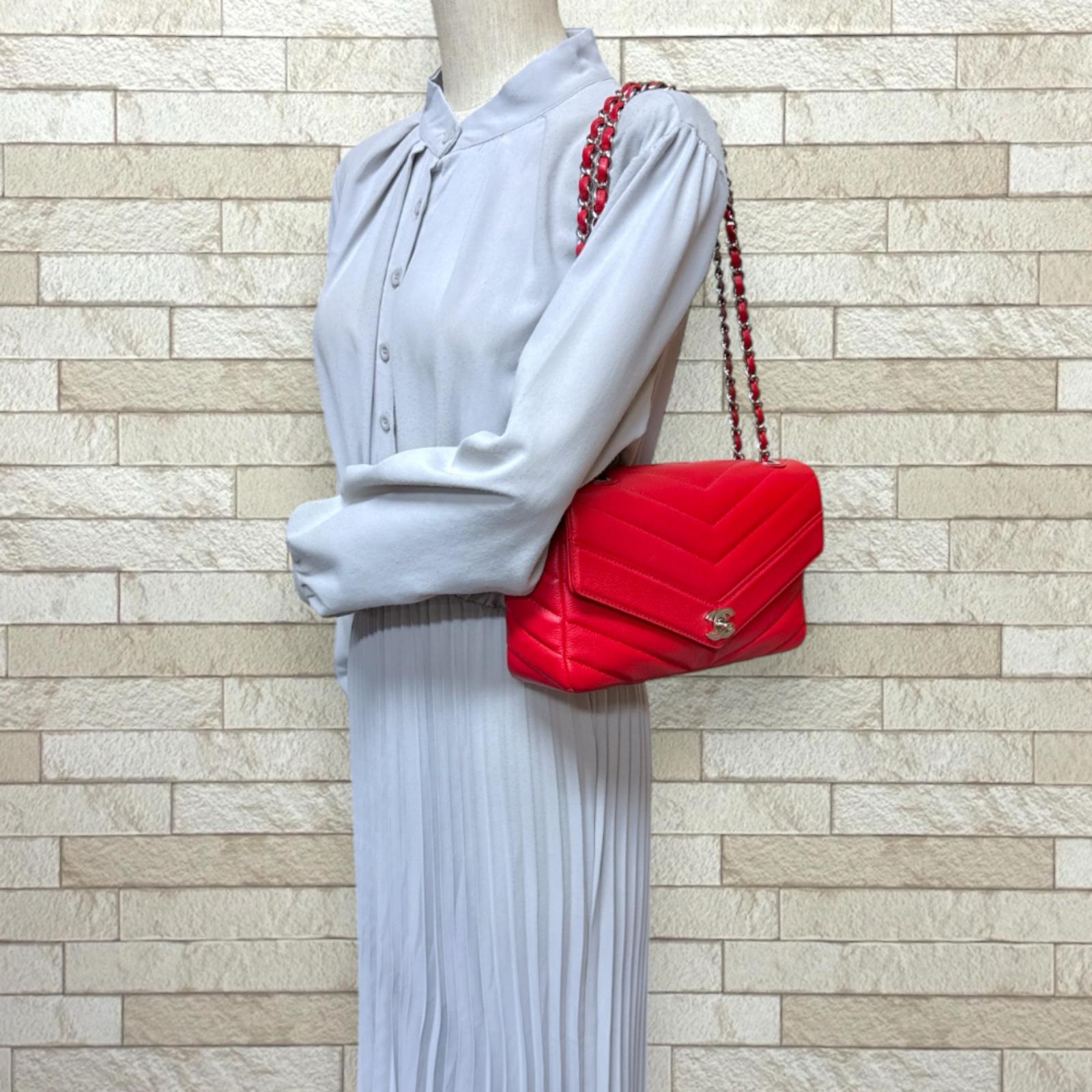 シャネル Vステッチ レザー シングルフラップ ダブルチェーンバッグ レッド CHANEL シャネル Vステッチ ショルダーバッグ レザー レッド