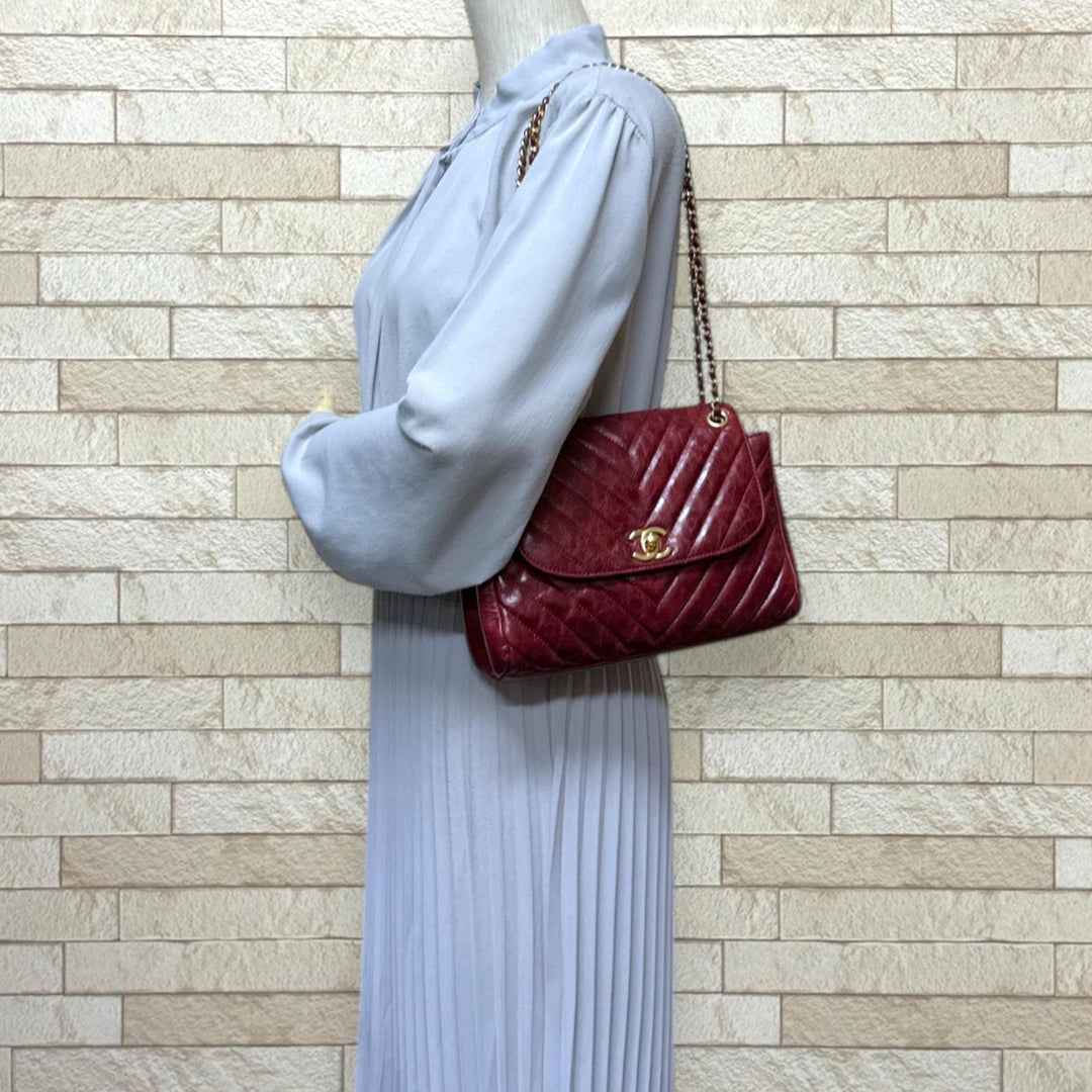 CHANEL シャネル Vステッチ ショルダーバッグ レザー レッド