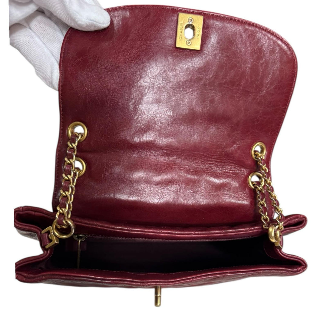 ヴィンテージ シャネル CHANEL レッド ショルダーバッグ CHANEL シャネル Vステッチ ショルダーバッグ レザー レッド