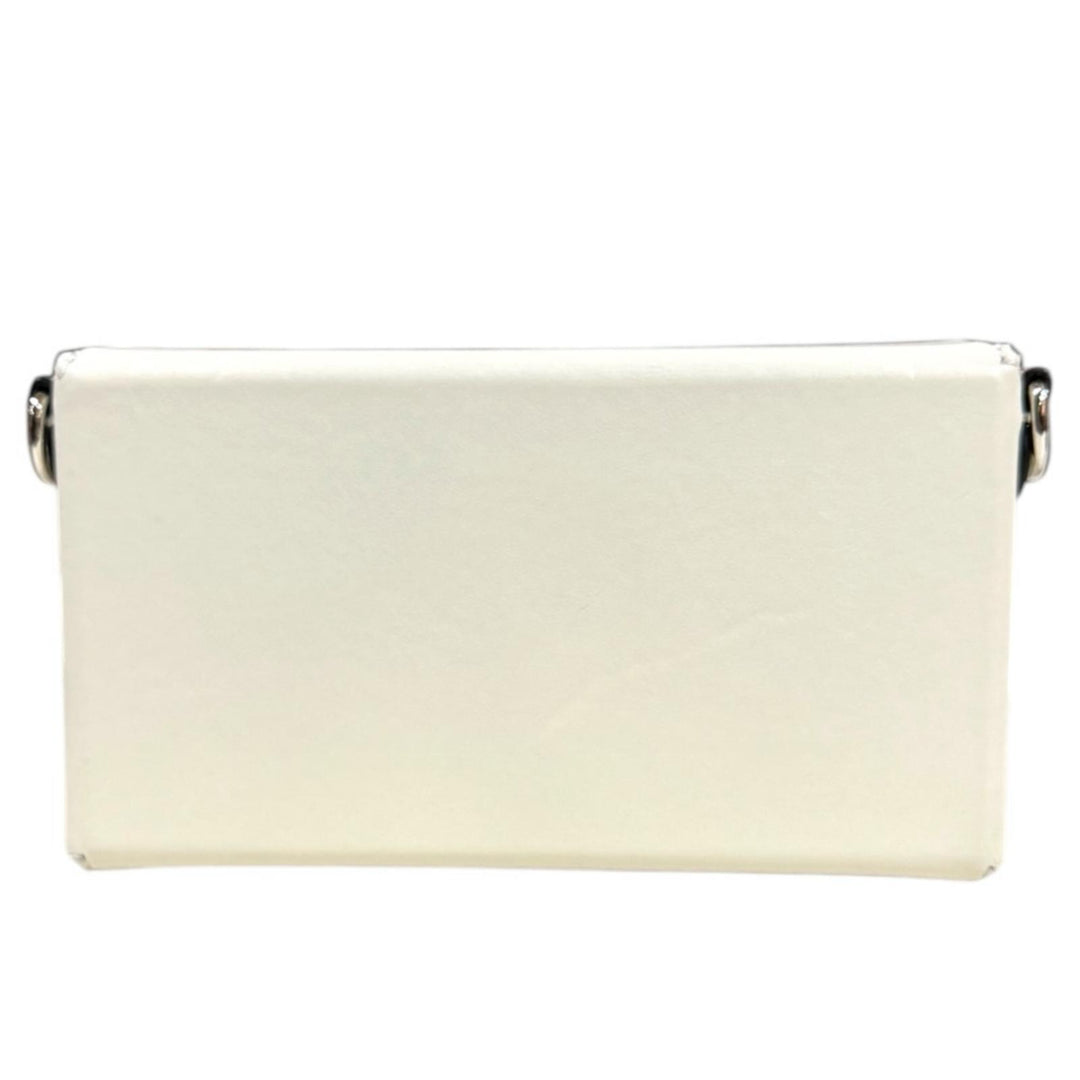 FENDI ホワイトパスポートケース FENDI フェンディ MARC JACOBS コラボ バゲット フォンポーチ
