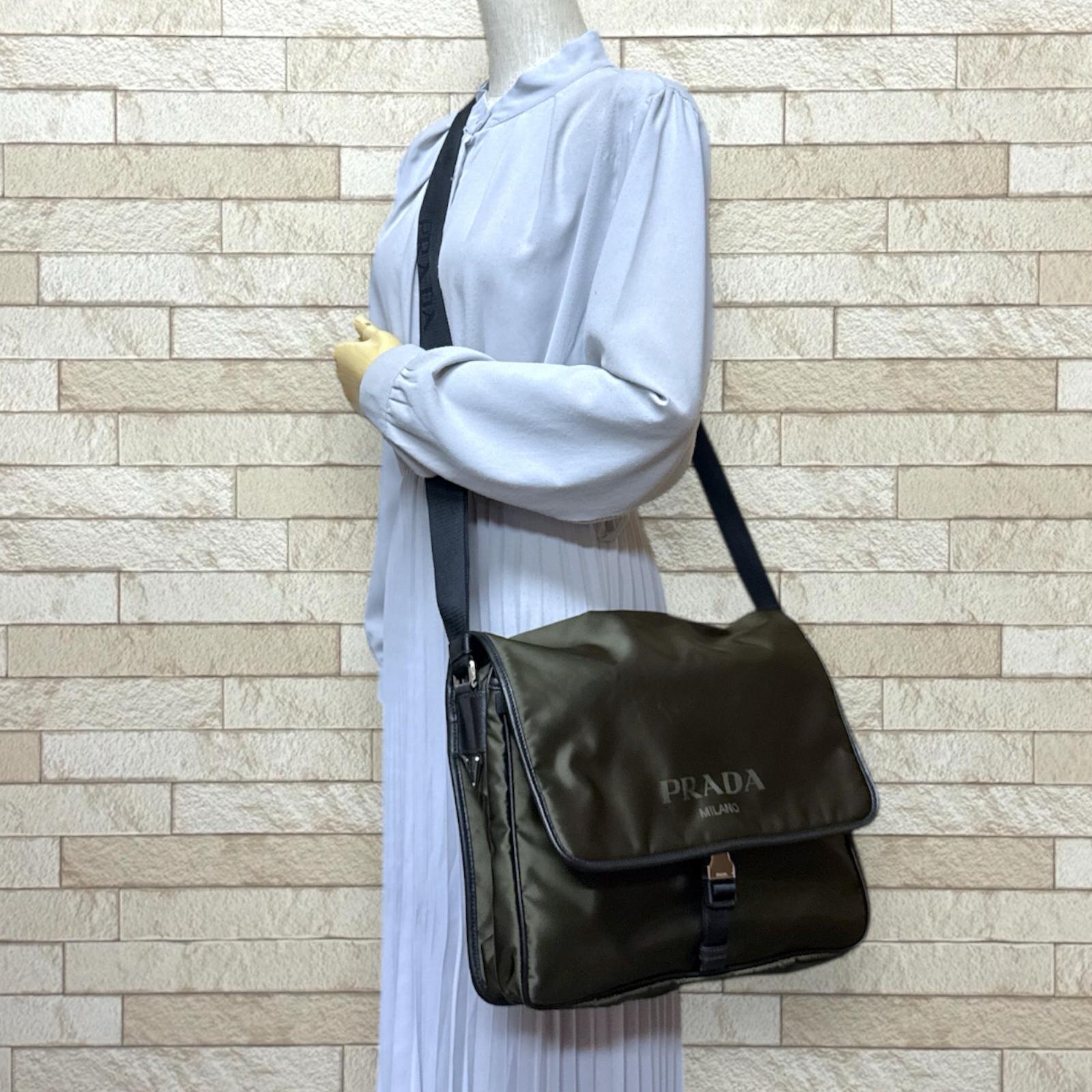 PRADA プラダ　ナイロン　バック　グリーン PRADA(プラダ) Nylon tote bag ナイロン トート バッグ グリーン