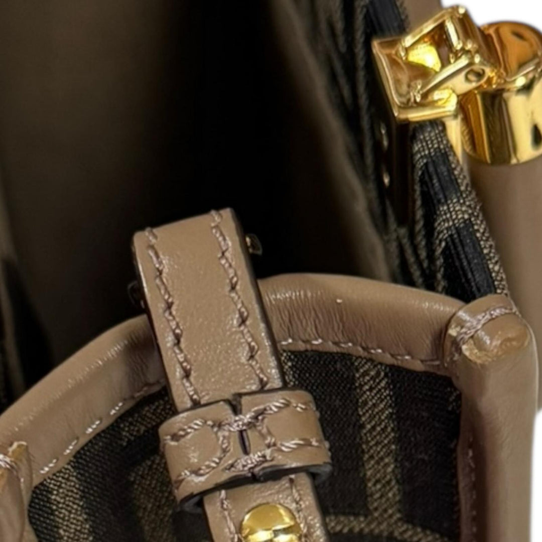 FENDI フェンディ サンシャインショッパースモール ズッカ ショルダー