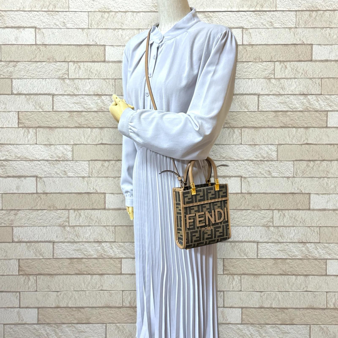 FENDI フェンディ サンシャインショッパースモール ズッカ ショルダー