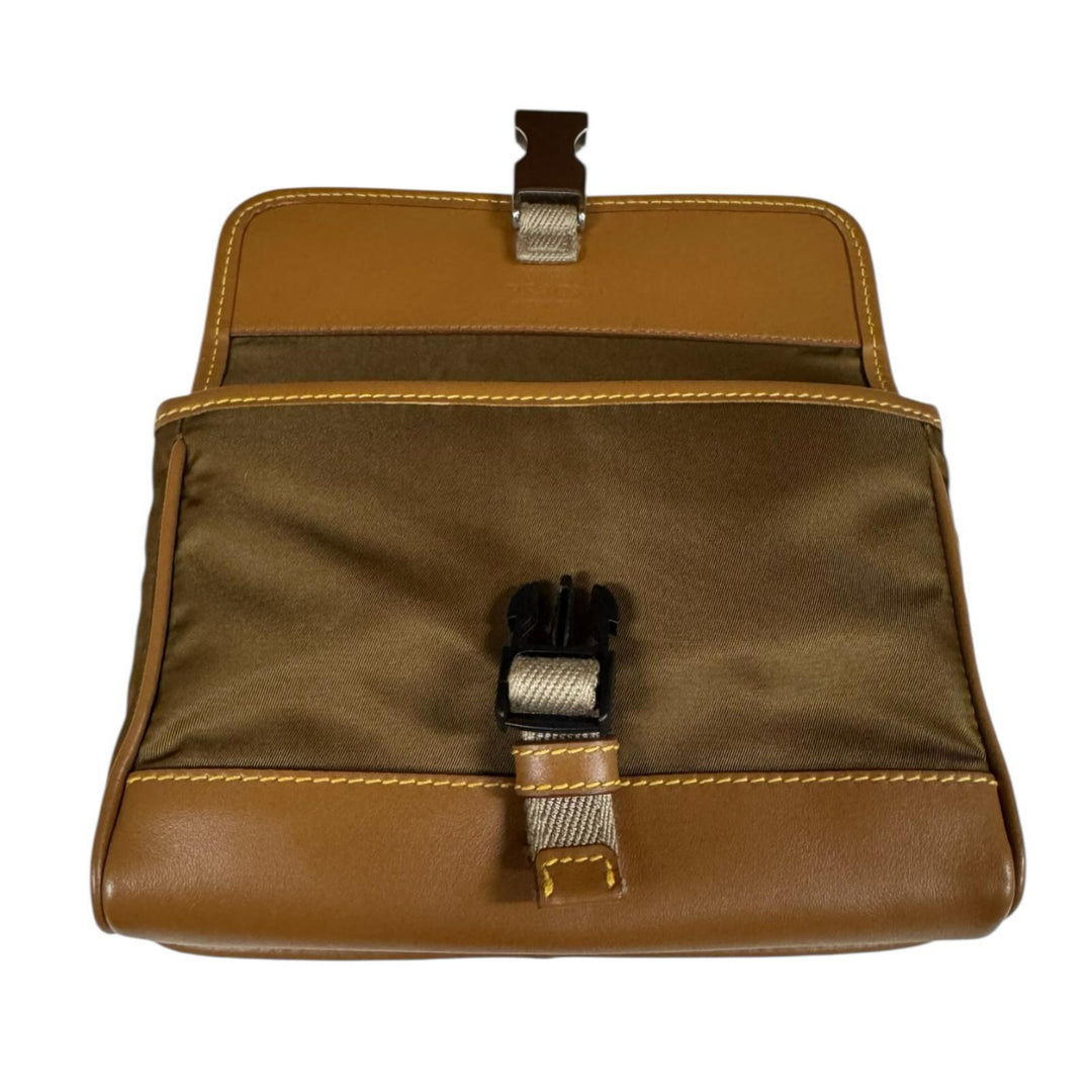 正規品　PRADA ブラウン ナイロン スマートフォンバッグ PRADA プラダ リナイロン スマートフォンケース ショルダーバッグ