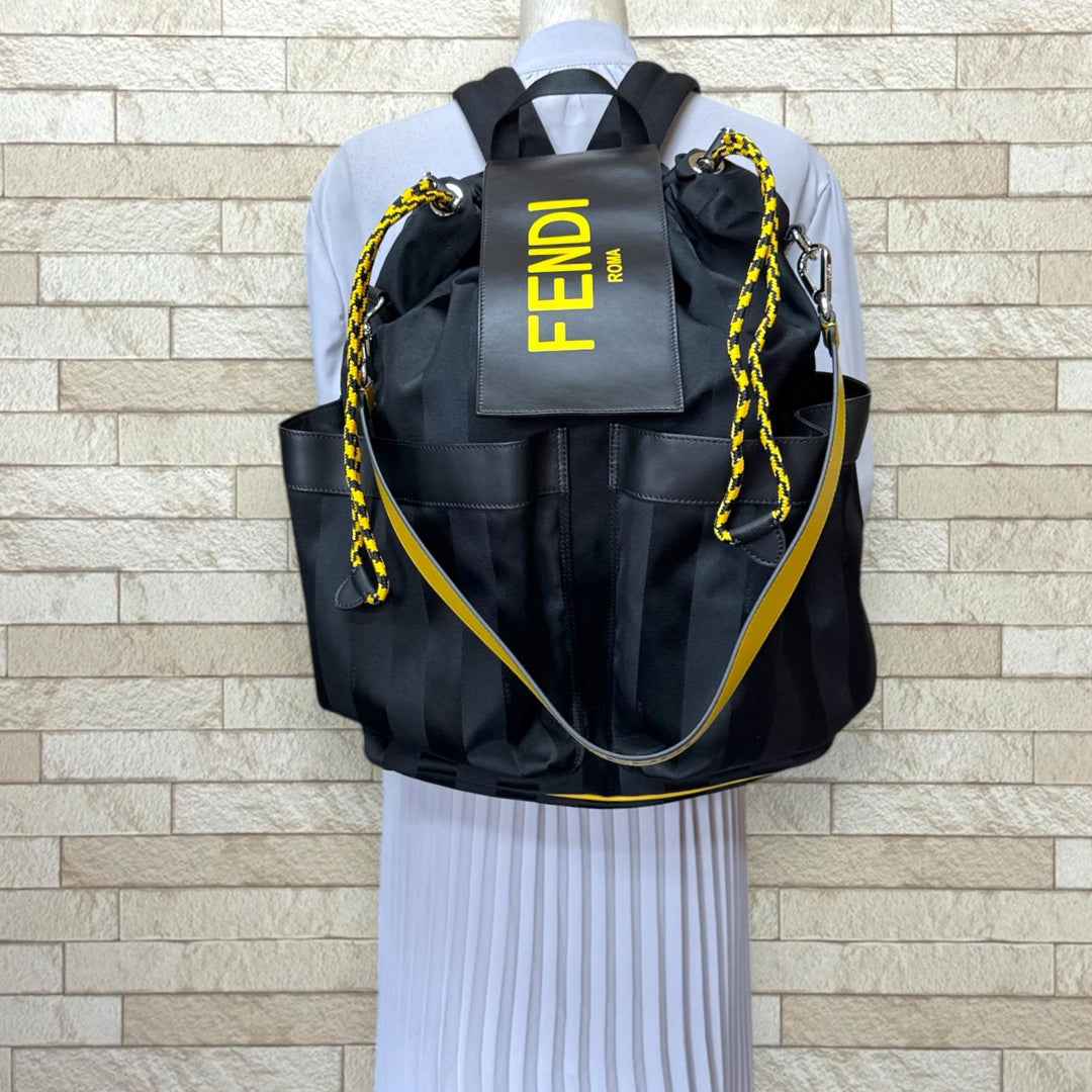 FENDI フェンディ ペカン リュック・デイパック ナイロン メンズ 中古