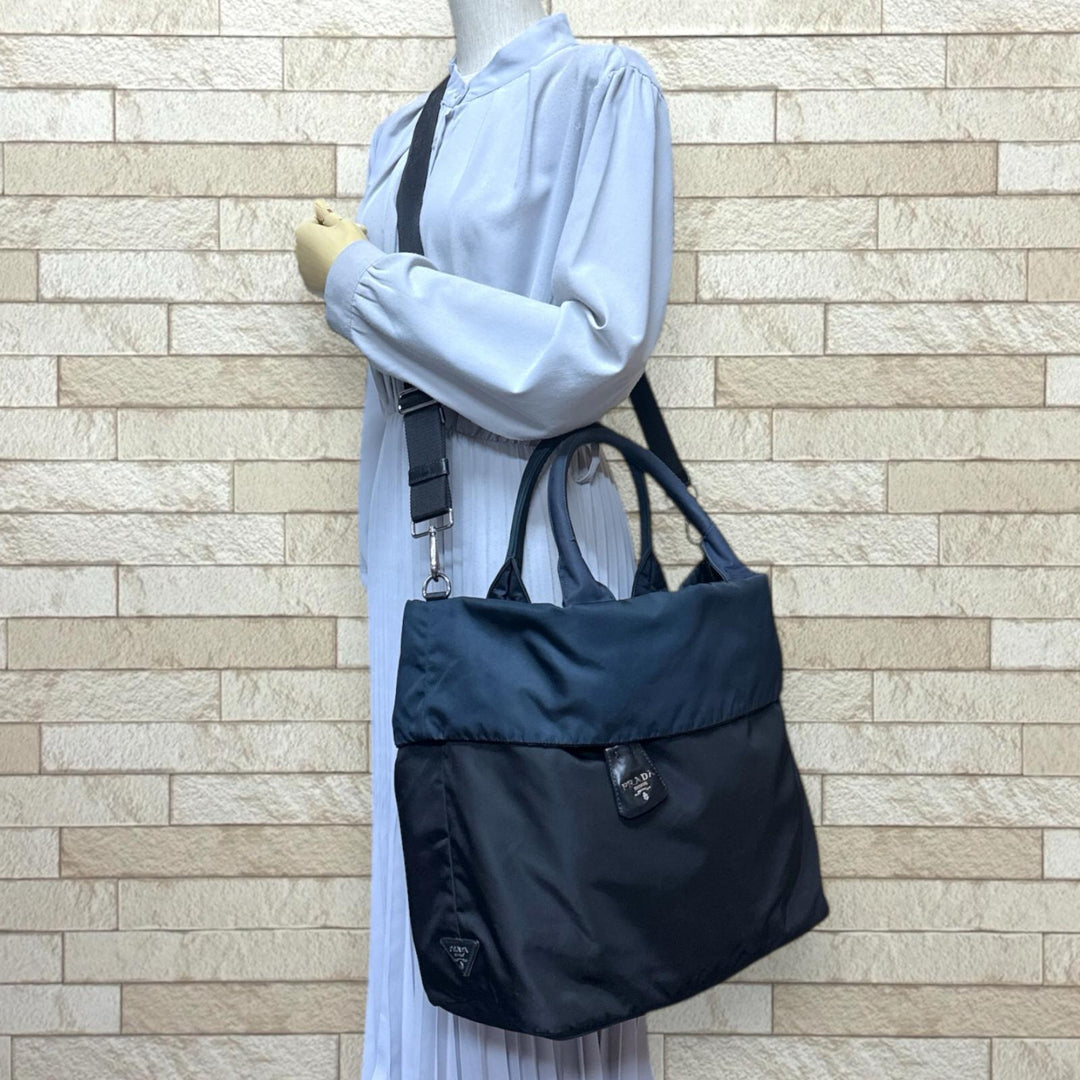 プラダ　ショルダーバッグ　　リバーシブル PRADA プラダ リバーシブル ショルダーバッグ ナイロン ブラック