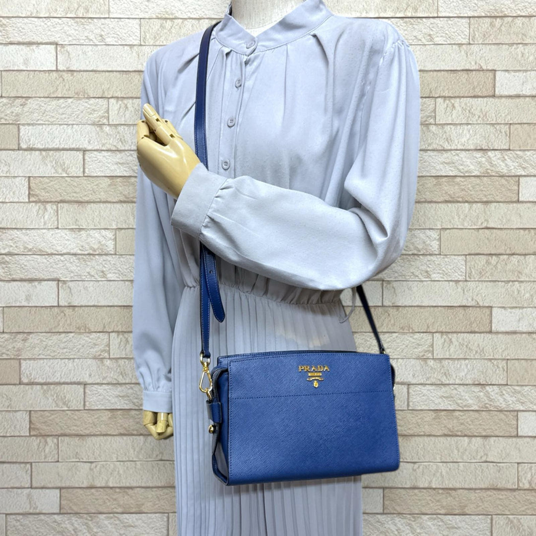 PRADA プラダ サフィアーノ ショルダーバッグ レザー ブルー
