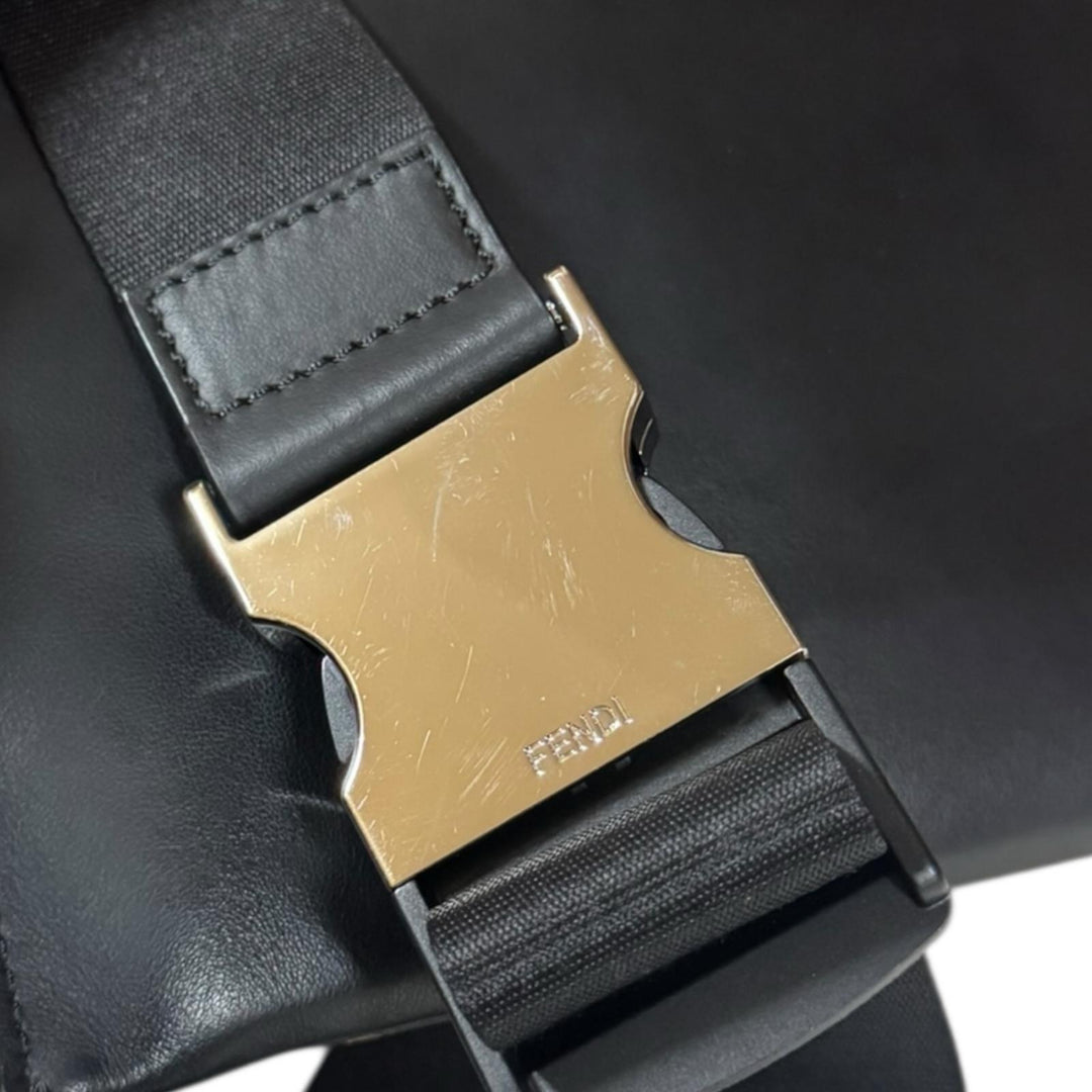 FENDI フェンディ ズッカ ショルダーバッグ レザー ブラウン メンズ
