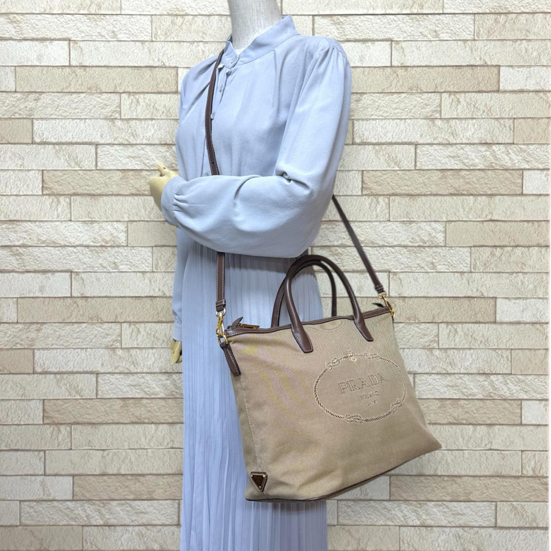 PRADA プラダ ロゴジャガード ショルダーバッグ キャンバス ブラウン