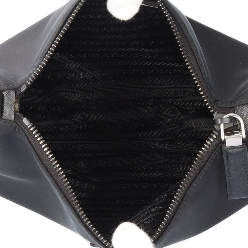 PRADA ブラック ナイロン ショルダーバッグ　黒　ブラック　中古品　プラダ PRADA プラダ ショルダーバッグ ナイロン ブラック ユニセックス 中古