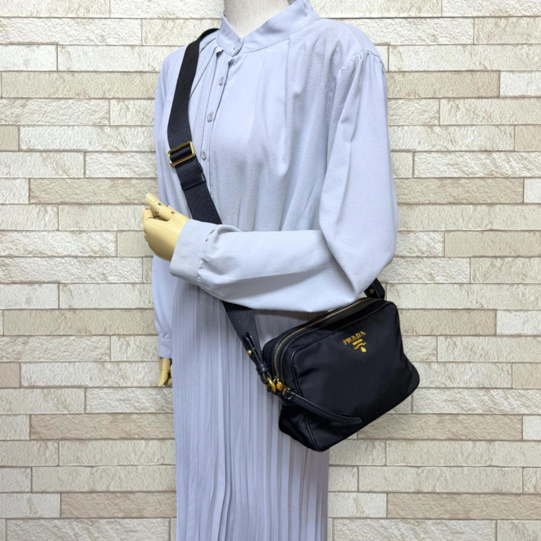 PRADA プラダ ショルダーバッグ ナイロン ブラック ユニセックス 中古