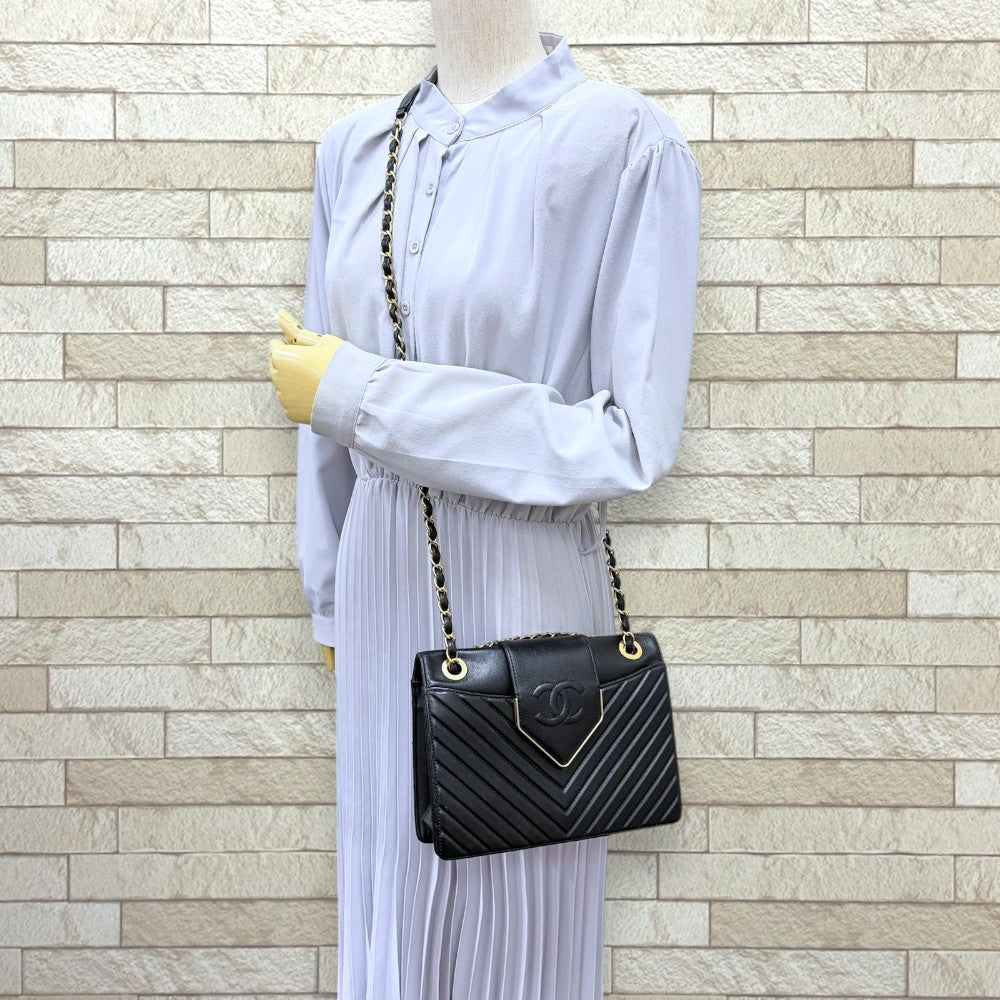 CHANEL シャネル カラー＆タイ Vステッチ ショルダーバッグ レザー